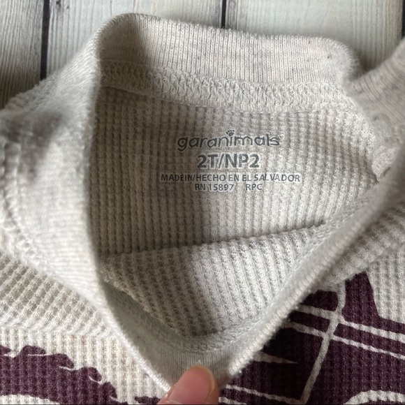 Four 2T long sleeved vehicle tops - Picture 8 of 13